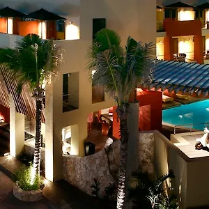 https://hotel-mosquito-beach.allrivieramayahotels.com