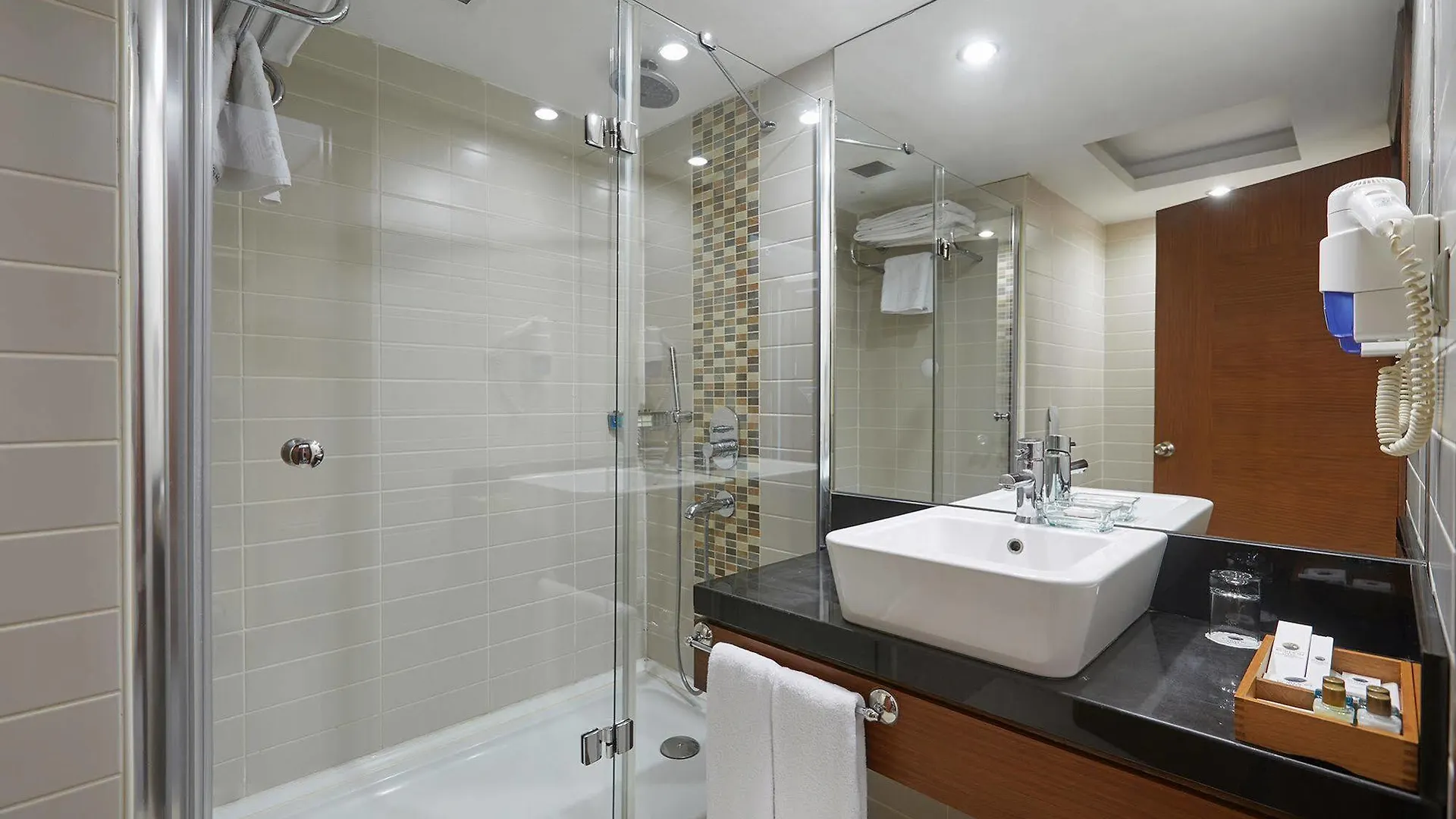 Kordon Hotel Pasaport Izmir 4*,